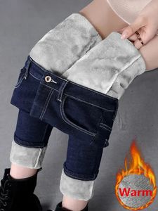 Jeans femininos slim velo mulheres jeans lápis calças inverno mulheres plush estiramento vaqueros calças meados cintura engrossar quente denim spodnie 231121