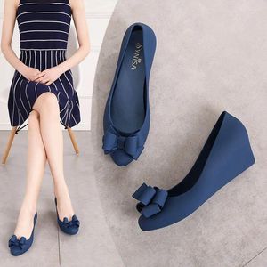 Scarpe eleganti Estate 2023 Sandali in plastica in PVC da donna con zeppa antiscivolo da donna fondo morbido casual