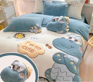 Conjuntos de cama Meninos Dinossauro Dos Desenhos Animados Dupla Face Coral Velvet Quilt Capa Crianças Cama Inverno Espessado Leite 4 Peças 231120