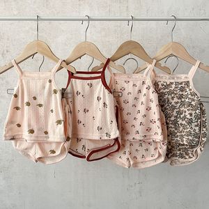 Zestawy odzieży Ubrania dla niemowląt Summer Toddler Girl Strap garnitury bawełniane drukarki chłopcze TEE i szorty niemowlęcia ur. 230420