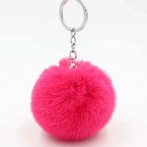 Nyckelringar 27 Färger Fluffy Fur Pom Keychain Soft Faux Fur-liknande bollbil Keyring Key Holder Women Bag hängsmycken Keychain Charms 231120