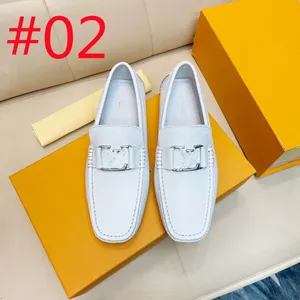 27 Model italiensk äkta läderdesigner män loafers skor lyx varumärke mens loafers moccasins mjuk andningsbar slip på båtskor plus storlek 38-47