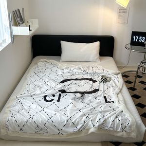 Designer White Color Blankets Cartoon Milk Velvet Blanket Removable Double Layer Thickened With Logo For Christmas Shawl Bed Ofiice Sofa Cover Air-conditioning