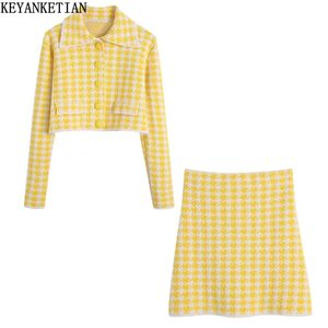 Vestido de duas peças KEYANKETIAN Primavera mulheres cardigan camisola curta mangas compridas pequeno estilo perfumado houndstooth casaco de malha saia terno 231120