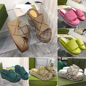 Slippers Slide Sandal Beach Womens Embossing Loafers Slipper Classics Platform Italy Designer Summer Rubber Fashion Cowboy Print