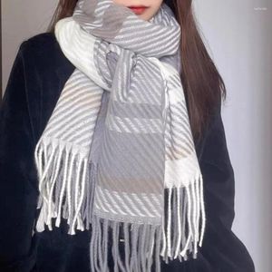 スカーフウォームスカーフスタイリッシュな女性冬の縞模様のデザインタッセルアクセント寒い天気のための軽量ネックラップ