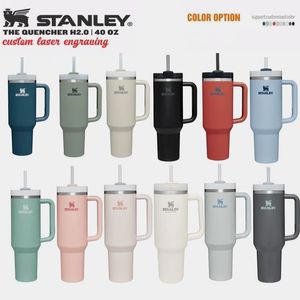 Stanley Quencher H2.0 40 once di bicchieri in acciaio inossidabile con coperchio in silicone e tazze per auto di 2a generazione di paglia continuano a bere bottiglie d'acqua fredda con logo 0421