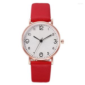 Wristwatches 50pcs /lot Fashion Leather Band Watches Women Watch Gift Promotion