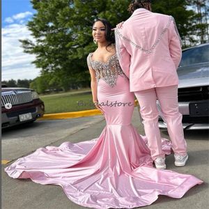 Luxury Pink Black Girls Prom -klänning med pärlstav sjöjungfru lång tågkvällsklänning 2023 Sweet 15 födelsedagsklänning ceremoni formella slitage formella tillfällen klänningar kläder