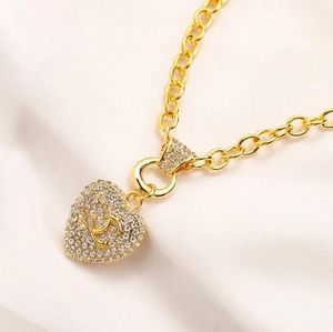 10a Classic Design Necklace Gold Plated Brand Stainless Steel Necklaces Choker Chain Heart Crystal Letter Pendant Fashion Womens Wedding Jewelry Accessories
