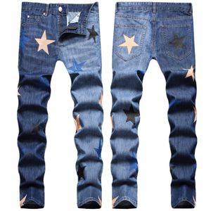 Män jeans män byxor ungdom smal passade tryckt fem poäng stjärna byxor rak ärm mode elastiska män byxor