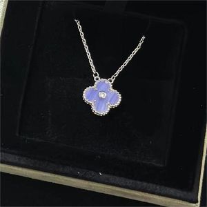 Luxury Four Leaf Clover Designer Peandant Necklace Elegant Charm Sweet Flowers Classic Choker Shining Diamond Purple Stone Womens chain necklaces jewelry