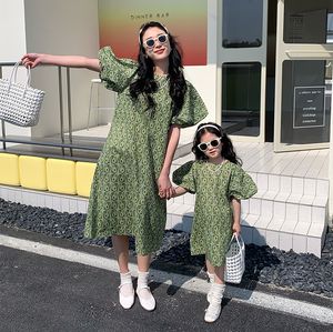 Family Matching Outfits Mama and Baby Girl Maching Short Sleeve Dress Women Clothing Mother and Daughter Equal Dresses Summer Mommy and Me Accessories 230421