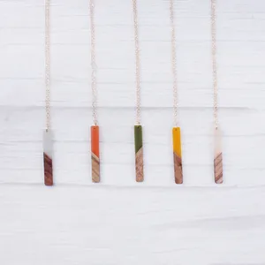 Naszyjniki wiszące kolorowe żywice drewno splicing geometria łańcuch łącza dla kobiet