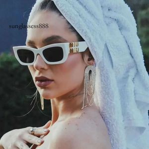 Dhgate Damen-Sonnenbrillen-Designer, koreanische Version der hochwertigen, vielseitigen Brille im Cat's Eyes Family Letters Spicy Girl-Stil