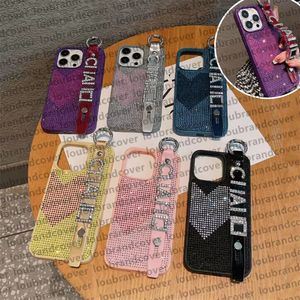 電話ケース豪華なキラキラiPhoneのiPhoneケース15 14 Pro Max 13 15 Plus Case Designer Bling Sparkling Rhinestone Diamond Jeweled 3D Crystalリストストラップ女性カバー