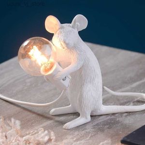 Lâmpadas de mesa Nordic criativo resina animal Mini Mouse lâmpada de mesa sala de estar quarto cabeceira sala de jantar personalizado proteção para os olhos lâmpada decorativa YQ231121