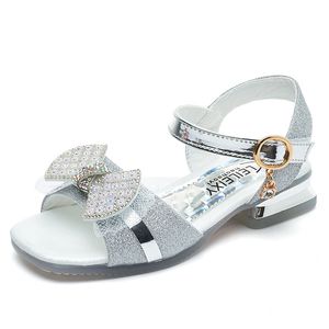 Sandalen Silber Glänzend Kinder Sandalen für Party Hochzeit Laufsteg Süße Prinzessin Schleife Strass Offene Spitze Niedriger Absatz Kindermode Mädchen Schuhe 230421