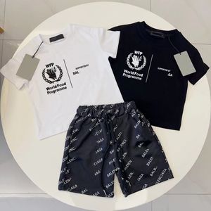 babykläder barn designer set barn designer två bit korta ärm shorts sommar pojkar flickor t shirt småbarnkläder