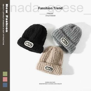 Beanie/Skull Caps Designer Luxury Autumn and Winter Premium Sticked Hat Fury Label Stor pannband Woolen Parent Child Warm Mångsidig kall trend 50dv