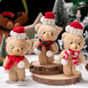 Juldekorationer Plush Bear Scarf Childrens Söt brun vit gåva Hemdekoration Cake Top 231120