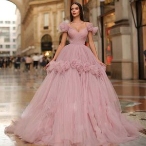 Flower Ball Gown Evening Dresses Off Shoulder V-hals Puffy Celebrity Gown Ruched Tulle Princess Formal Party Dress 2023