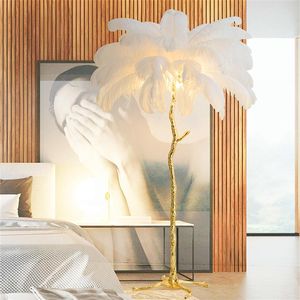 Lampada da terra nordica a LED in piume di struzzo per soggiorno Corpo in resina dorata Decorazioni per interni Lampade ad angolo alte per camera da letto Lampada a piume237b