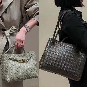 Lüks Moda Tasarımcısı Andiamo Orta Kadın Omuz Çantası Örgülü Buzağı Moda Tek Omuz Crossbody Çanta Yüksek Kaliteli Çantalar