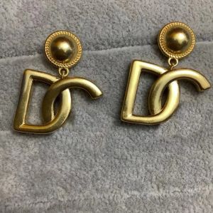 Designerörhängen Stud Luxury Jewelry Charm Gold Silver Earings Studs Women Hoop Earring Girls Diamond Pearl Earing Wedding Engagement Gift 2311216d
