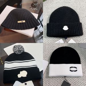 Klassiska män och kvinnodesigner Jacquard Fashion Unisex utan Eaves Hat Leisure Head Cover Cap Outdoor Sticked Cotton Hat Warm Autumn Winter Sticked Windbreak