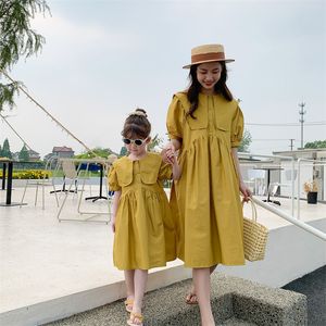 Aile Eşleşen Kıyafetler Anne ve Kızı Eşleştiren Elbise Yaz Anne Çocuklar Kız Sarı Pembe Aile Görünümlü Elbiseler Kore Eşleşen Aile Kıyafetleri 230421