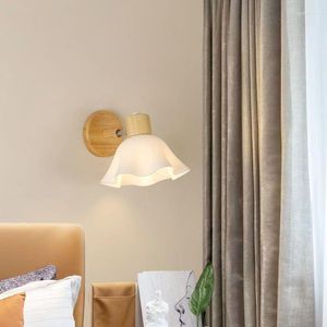 Wall Lamps Nordic LED Ceramic Lamp Rotatable Rubberwood Milk White Decorative Light For Bedroom Living Room Study Indoor Illuminations