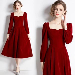 Casual Dresses Vintage Burgundy Red Velvet Dress Woman Solid Puff Sleeve Square Collar Elegant Lady Dinner Hepburn Retro Vestido Festa