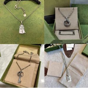 925 Sterling Silver Luxury Designer Key Pendant Halsband kedja för kvinnliga män mode bröllop charm spöke smycken g dubbel födelsedagspresent tillbehör marmont skåpbil