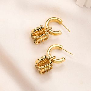 18k Gold Plated Luxury Earrings Fashion Style Women Charm Earrings Christmas Designer Jewelry Stud Wedding Birthday Love Gift Earrings