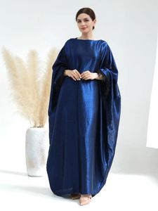 Etniska kläder Dubai Luxury Dress for Women Evening Party Islamic Shiny Abaya Feathers Manschettar Bat Wing ärmar Kaftan Ramadan Muslim