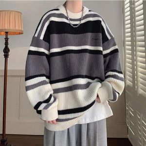 Erkek Sweaters Sweater Japon Vintage Stripe Altay 2023 Sonbahar/Kış Moda Gevşek Örgü Gömlek Çift Elbise Kampüs Tarzı