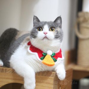 Katzenhalsbänder führt Wolle Weihnachten Halsband für Katzen grün Hund Halskette Glocke gestrickt Haustier Bandana Kätzchen Mops Dekoration Zubehör