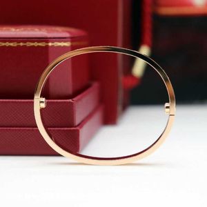 Love Screy Bransoletka Projektant bransoletki luksusowa biżuteria Kobiety Bangle Classic CA Titanium Steel Stal Stal Goldplated Colors Goldsilverrose Never Fade N Uuco uuco