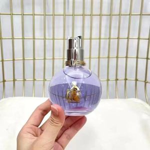 Toppkvalitet Neutral attraktiv parfym Lady Parfyes 100 ml Wisteria Purple EDP Peony Fragrance Spray Glasflaskor för kvinnor grossist snabbt fartyg