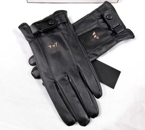 Männer Leder Handschuhe Kaschmir Futter Warme Fäustlinge Brief Stickerei Handschuh Heißer Luxus Winter Drive Outdoor Handschuh