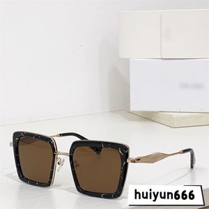 Klassiska stora fyrkantiga solglasögon för män och kvinnor designar modesport UV -skydd solglasögon lyxdesigner sommarresor de bästa glasögonen