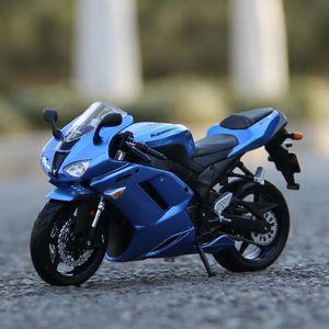 Diecast Model 1 12 Ninja ZX6R Alloy Racing Motorcykelmodell Hög simulering Diecast Metal Toy Street Motorcykelmodell Barn gåva 231121