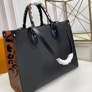 Fashion Designer Interior Tote di grande capacità Hot Classic 3 taglie disponibili Borsa a tracolla Multi Ocn Uso di borse a tracolla Spedizione gratuita