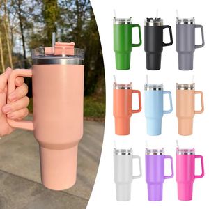 Muggar 40oz muggtumare med handtag isolerad tumlare med lock Straw rostfritt stål kaffetumbler termos cup för rese termisk mugg 231120