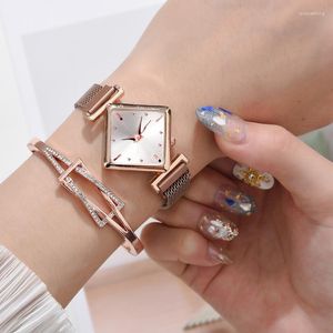 Armbanduhren Frauen Quadratische Uhr Luxus Damen Quarz Magnet Schnalle Farbverlauf Uhren Für Mode Handgelenk