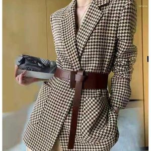 Kurtki damskie płaszcze mody 2023 Chic elegancka kurtka kobiet jesień w biurze lady Casual Plaid Belt Oversize Blazer Women Odzież