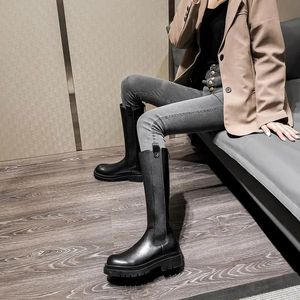 Stivali da stivale Scarpe con tacco medio per donna Calzature lunghe Piattaforma nera Inverno Albero alto al ginocchio 2023 Novità Moda impermeabile Pu 231120