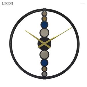 壁時計北欧のクリエイティブファッション錬鉄製の時計リビングルームソファ背景シンプルな光の贅沢装飾