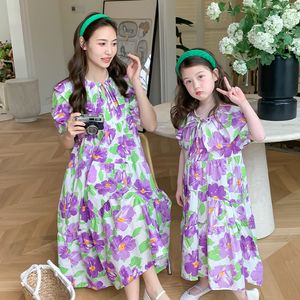 Family Matching Outfits Summer Mom and Daughter Dresses Floral Family Matching Clothes Mother and Baby Girl Equal Dress for Women Flower Clothing 230421